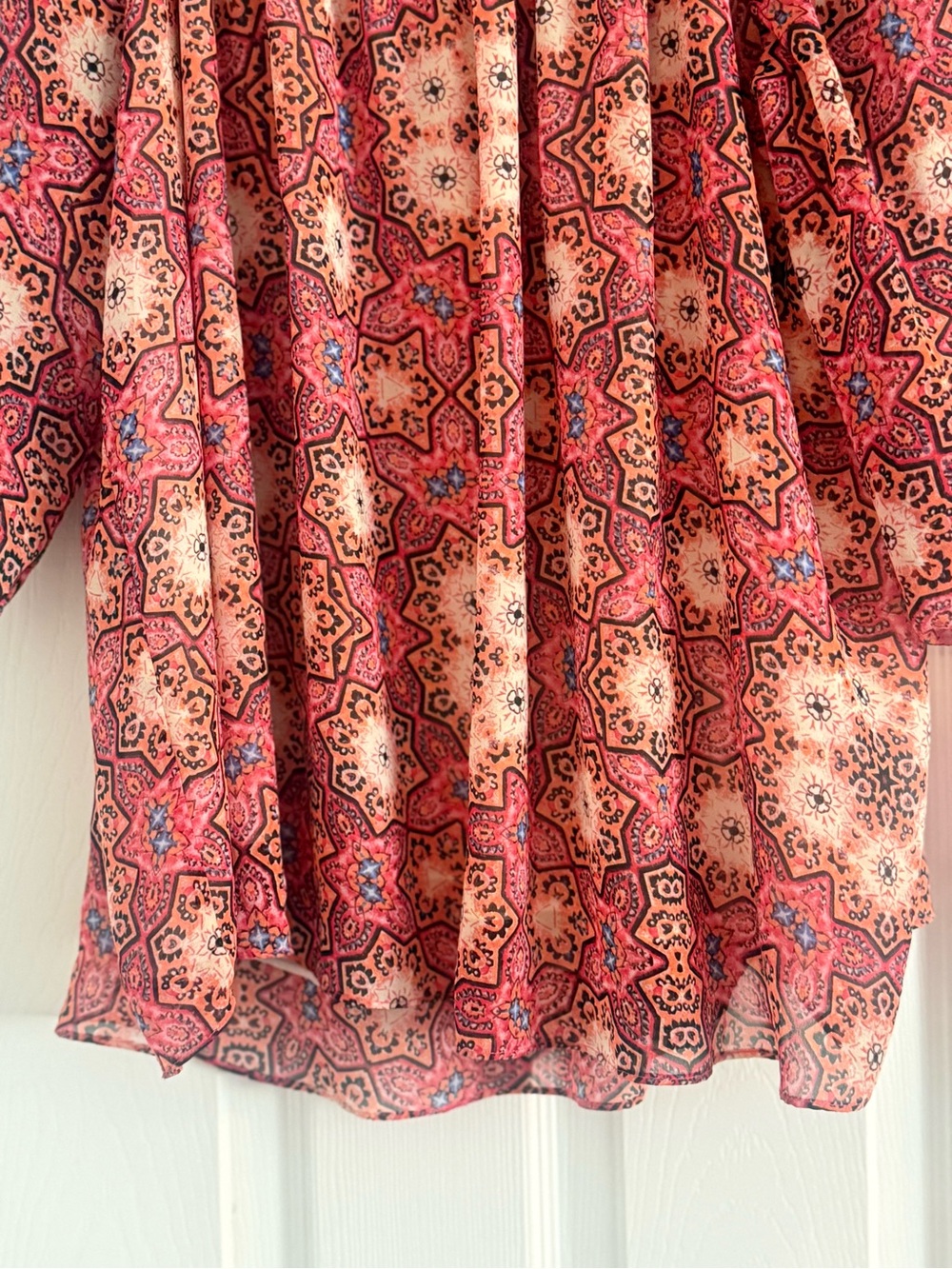π Vince Camuto Pink Printed Peasant Tunic - Picture 7 of 8